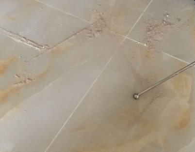 红古瓷砖空鼓维修公司分享粘合剂选择不当在瓷砖铺贴过程中可能导致以下问题