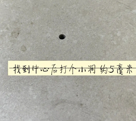 红古瓷砖空鼓维修公司专业解答在瓷砖铺贴过程中，如果砂料搅拌不均匀，将会带来以下问题